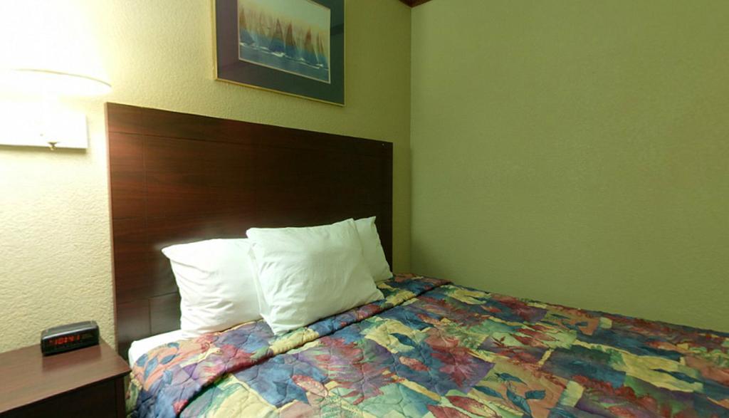 Americas Best Value Inn Newton Chambre photo