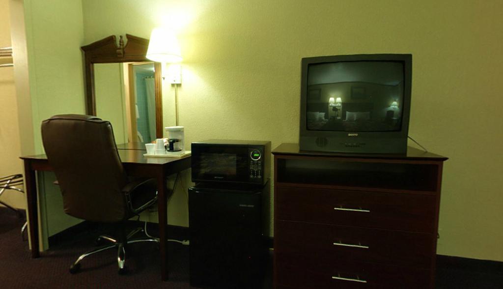 Americas Best Value Inn Newton Chambre photo